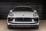 Certified 2024 Porsche Macan image 2