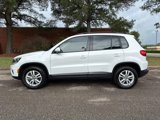 Used 2017 Volkswagen Tiguan S image 2