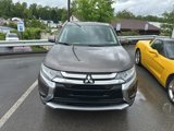 Used 2017 Mitsubishi Outlander SE image 2