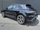Certified 2024 Porsche Macan image 3