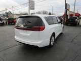 Certified 2023 Chrysler Pacifica Touring-L image 5