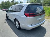 Used 2024 Chrysler Pacifica Touring-L image 3