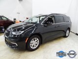 Used 2022 Chrysler Pacifica Touring-L image 6