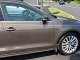 Used 2011 Volkswagen Jetta SEL image 3