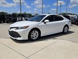 Used 2019 Toyota Camry LE image 3