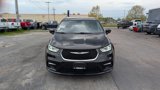 Used 2023 Chrysler Pacifica Touring-L image 2