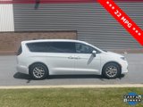 Used 2023 Chrysler Pacifica Touring-L image 3