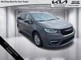 Used 2022 Chrysler Pacifica Touring-L image 3