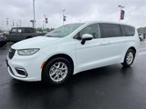 Used 2023 Chrysler Pacifica Touring-L image 3