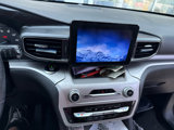 Used 2021 Ford Explorer XLT w/ Equipment Group 202A image 5