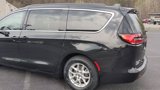 Used 2022 Chrysler Pacifica Touring-L image 2