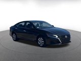 Used 2023 Nissan Altima 2.5 S image 2