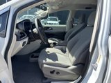 Used 2020 Chrysler Pacifica Touring image 4
