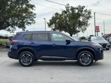Used 2024 Nissan Rogue SV image 2