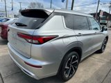 Used 2022 Mitsubishi Outlander SEL image 2