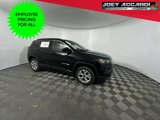 New 2025 Jeep Compass Latitude image 2