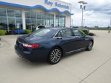 Used 2017 Lincoln Continental Select image 5