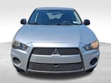 Used 2010 Mitsubishi Outlander ES image 2