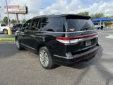 Used 2022 Lincoln Navigator Reserve image 4