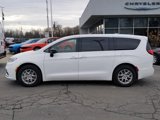New 2025 Chrysler Pacifica Select image 2