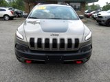 Used 2017 Jeep Cherokee Trailhawk image 3