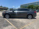 Used 2017 Ford Fusion SE image 2