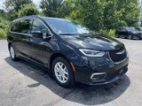 Used 2022 Chrysler Pacifica Touring-L image 3