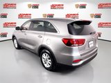 Used 2019 Kia Sorento LX image 2