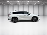 Used 2020 Toyota Highlander XLE image 4