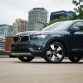 Used 2021 Volvo XC40 T5 Momentum w/ Premium Package image 2