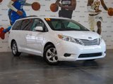 Used 2017 Toyota Sienna LE image 2
