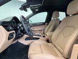 Certified 2024 Porsche Macan image 5