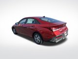 New 2025 Hyundai Elantra SE image 3
