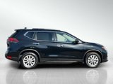 Used 2020 Nissan Rogue SV image 3