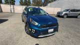 Used 2022 Kia Niro EX image 2