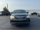 Used 2014 Chrysler Town & Country Touring image 2