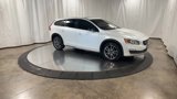 Used 2015 Volvo V60 T5 Cross Country Platinum image 3