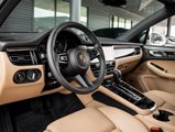 Certified 2025 Porsche Macan image 4