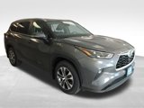 Used 2024 Toyota Highlander XLE image 5