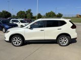 Used 2019 Nissan Rogue SV image 3