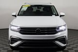 Used 2022 Volkswagen Tiguan SE image 2