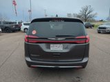 Used 2023 Chrysler Pacifica Touring-L image 5