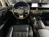 Used 2017 Lexus ES 300h image 2