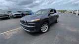 Used 2017 Jeep Cherokee Limited image 5