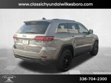 Used 2021 Jeep Grand Cherokee Laredo X image 2