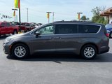 Used 2022 Chrysler Pacifica Touring-L image 5