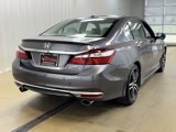 Used 2017 Honda Accord Touring image 5