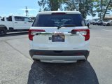 Used 2023 GMC Acadia SLE w/ Driver Convenience Package image 4