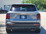 Used 2022 Kia Sorento LX image 5
