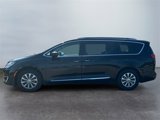 Used 2018 Chrysler Pacifica Touring-L w/ Advanced Safetytec Group image 2